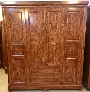 Tủ quần áo gỗ hương đá 4 cánh thiết kế 3 buồng kích thước 2mx2m1x0.60m, 2 ngăn kéo cánh phẳng chạm hoa thị giữa cánh