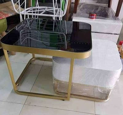 Bàn trà phòng khách vuông mặt kính sơn tĩnh điện màu vàng