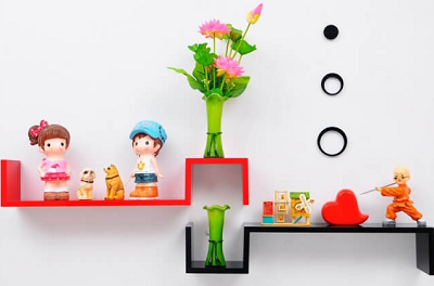 Kệ gắn tường bộ hai chữ S vuông góc KTV32 2 kệ hình chữ S hiện đại màu đỏ kết hợp đen