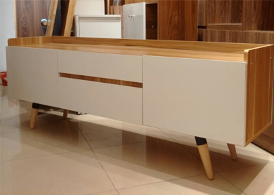 Kệ ti vi 160 cm chân gỗ màu