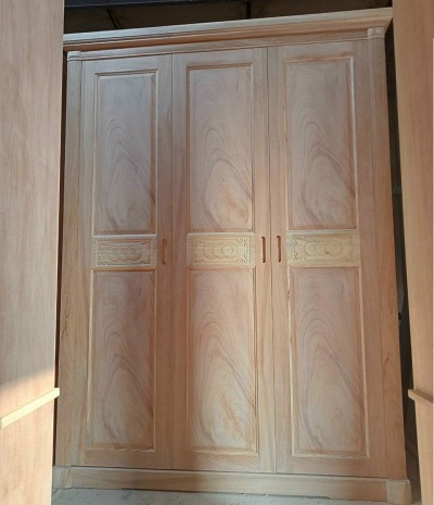 Tủ quần áo gỗ verneer gõ đai đồng tiền 3 cánh GTQA56
