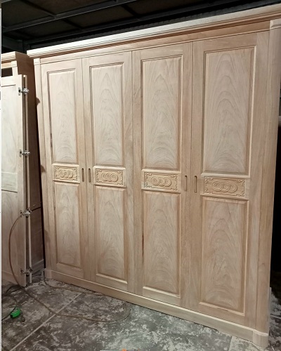 Tủ quần áo gỗ verneer gõ đai đồng tiền 4 cánh GTQA56