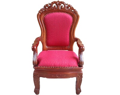 Ghế giám đốc cao cấp vải nạm đinh đồng GHT62 có khung gỗ sơn phủ PU 5 lớp cao cấp giúp sản phẩm sáng bóng và có độ bền cao thiết kế chân quỳ sang trọng