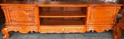 Kệ tivi tân cổ điển chân quỳ sang trọng 2400mm