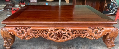 Sập chiếu ngựa gỗ gụ nam phi đục ngũ phúc kích thước rộng 1m8 dài 2m2