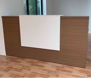 Quầy lễ tân mầu nâu kết hợp trắng QLT-01