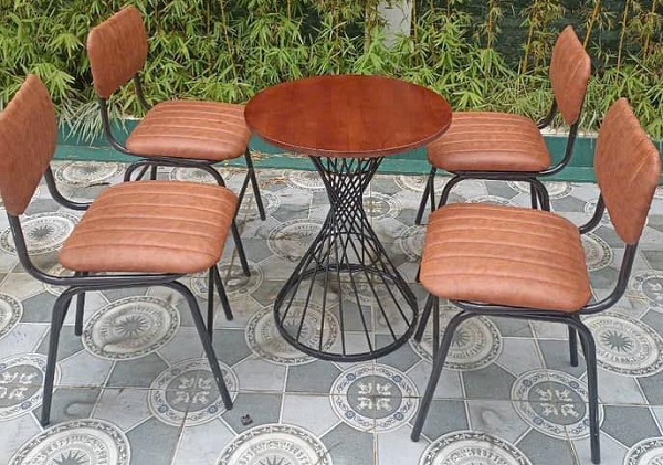 Bộ bàn ghế cafe khung sắt bọc nêm da màu nâu BCF03